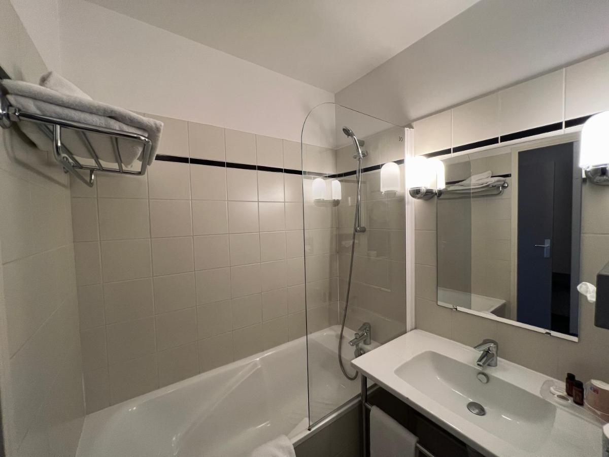Le Pre Saint Germain Hotel Louviers Bagian luar foto