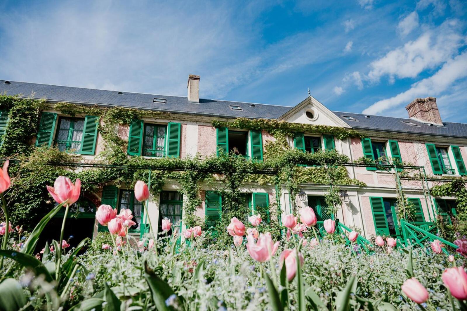 Le Pre Saint Germain Hotel Louviers Bagian luar foto