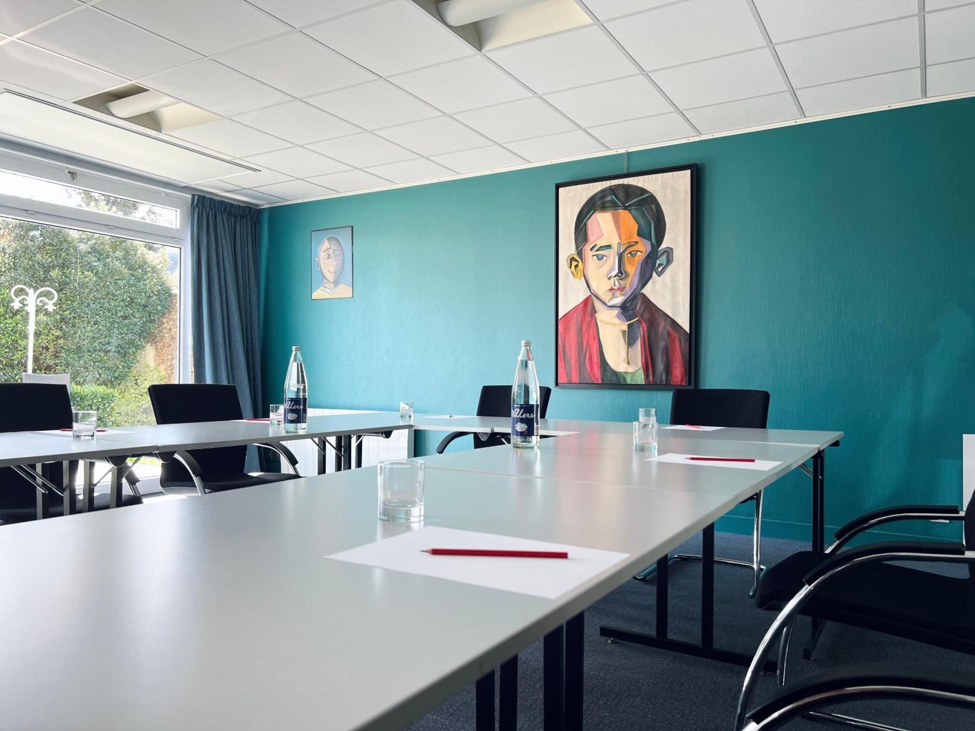 Le Pre Saint Germain Hotel Louviers Bagian luar foto