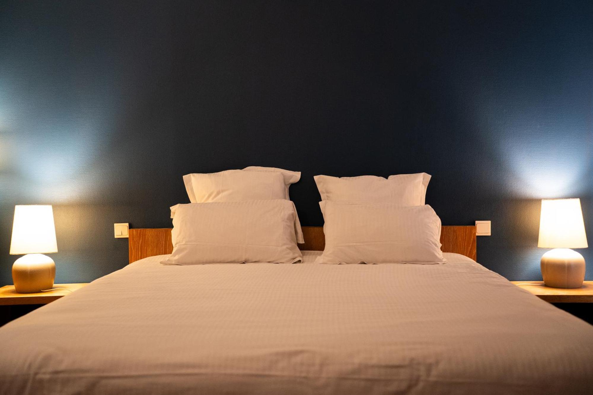 Le Pre Saint Germain Hotel Louviers Bagian luar foto